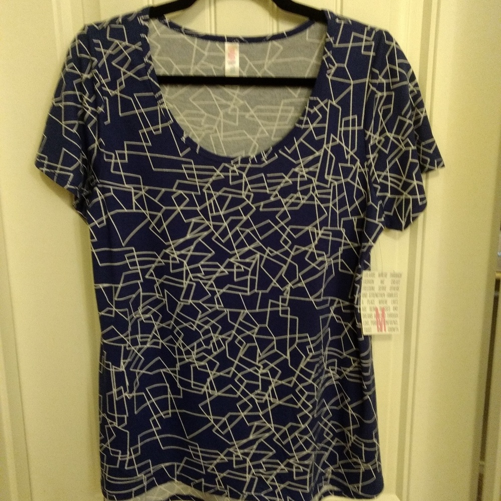 LuLaRoe Medium Classic T NWT